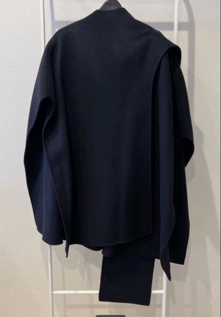 【大人気完売品】COS ウールブレンドケープ　ポンチョ　コート　ストール