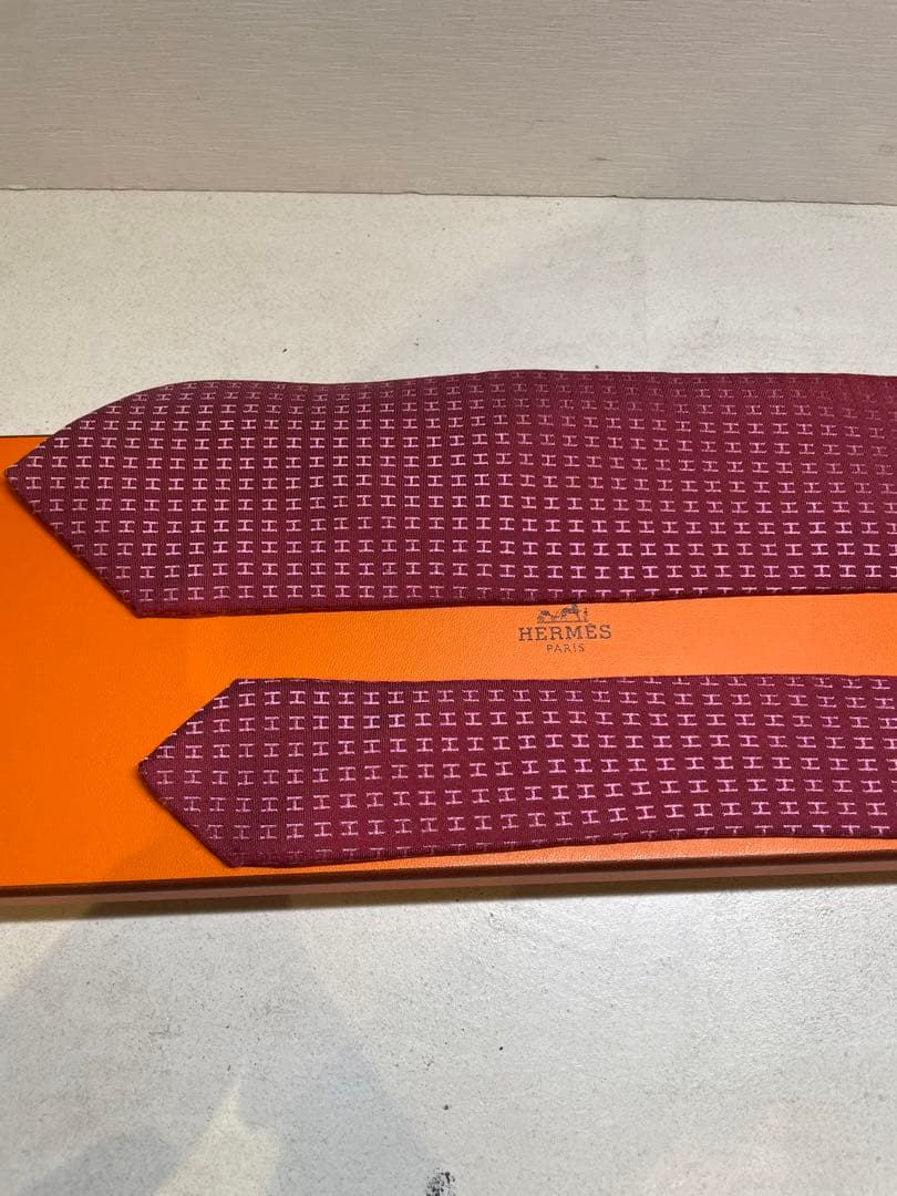【極美品】HERMES バーガンディ H総柄ネクタイ　結婚式向け