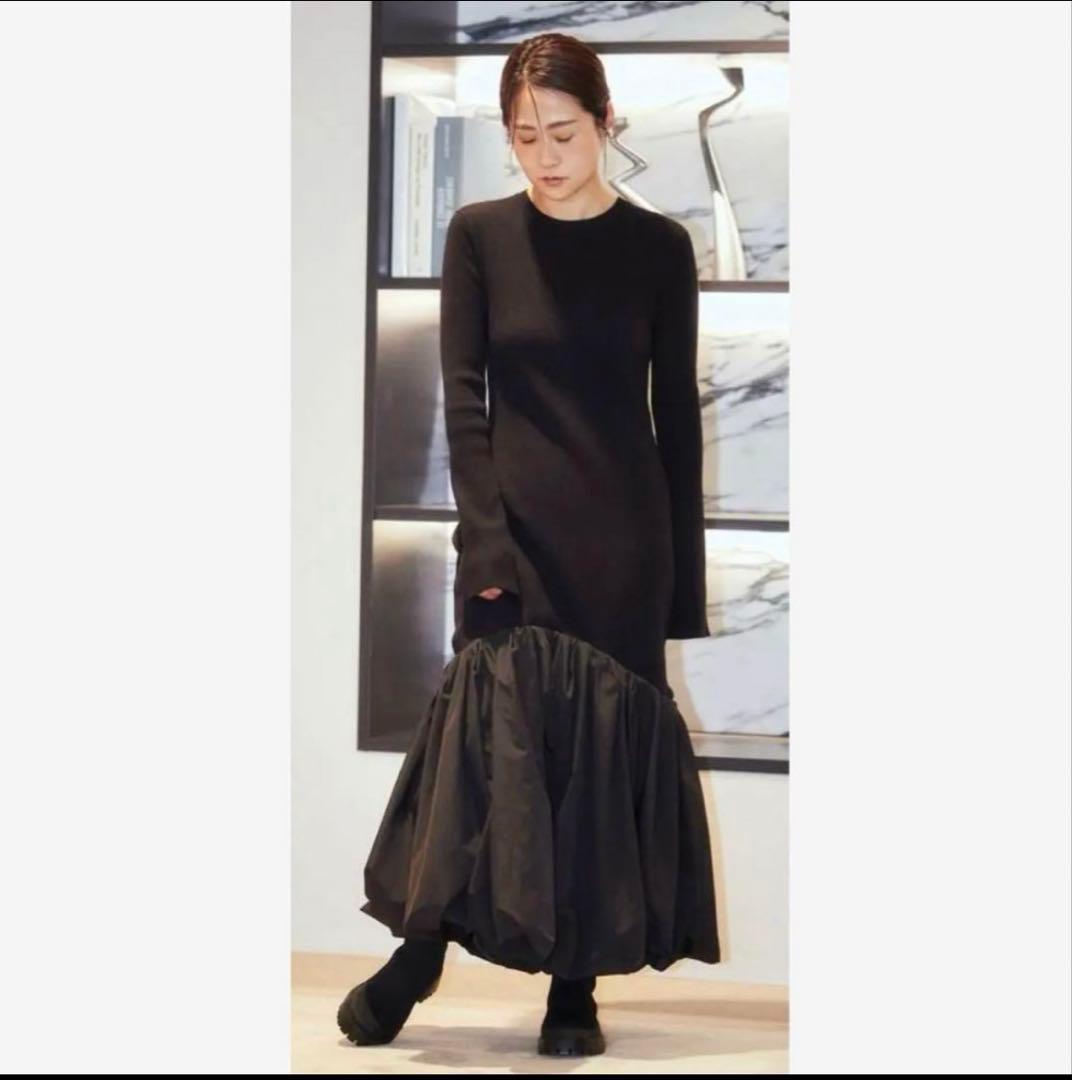 エミ　emmi atelier ニットドッキングタフタドレスワンピースベージュM