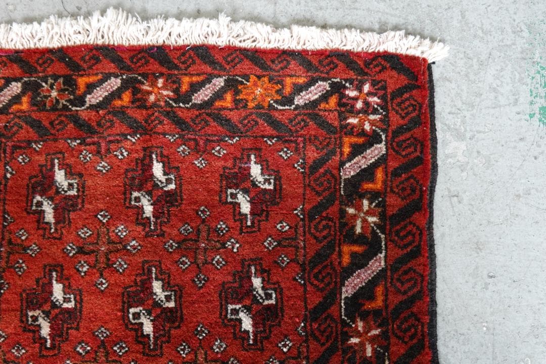 ✦vintage rug✦117cm×65cm　ペルシャ絨毯　バルーチ　ギュル