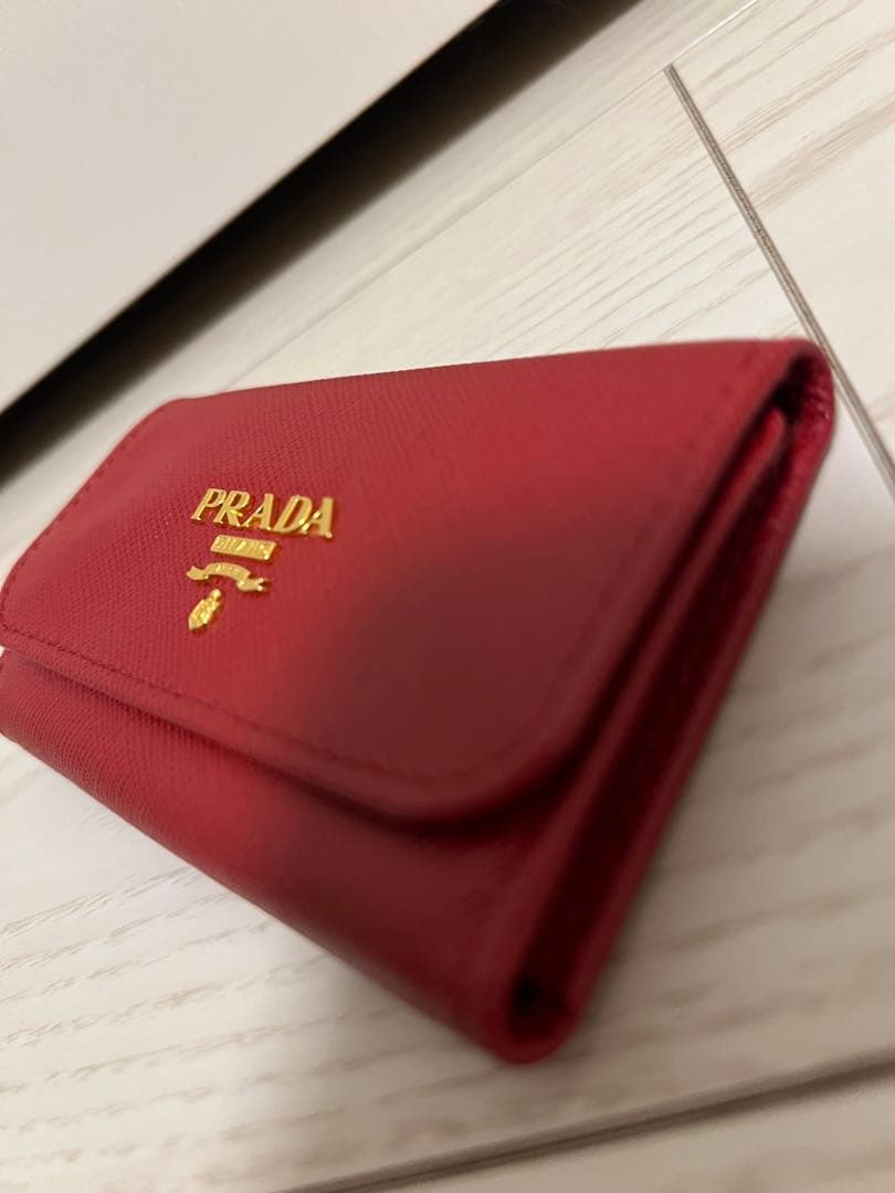 PRADA 赤 レザー キーケース