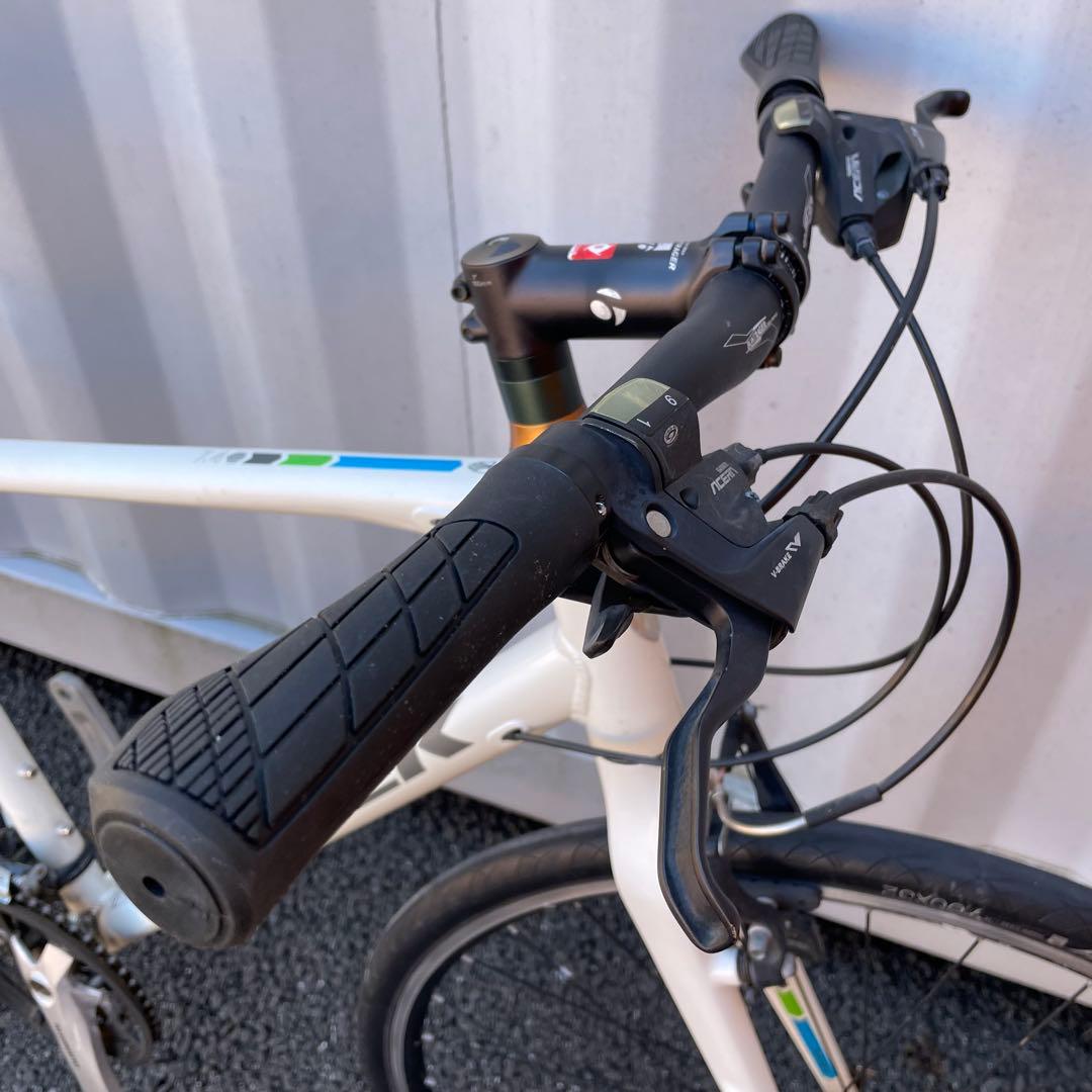 クロスバイク 7.4FX 身長175-186cm 定価8.3万円 ホワイト