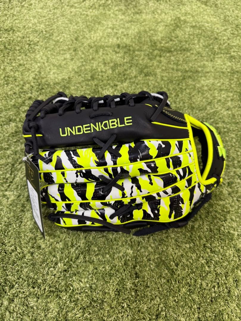 ✨超貴重✨Under Armour グローブ迷彩 外野手用 軟式グローブ