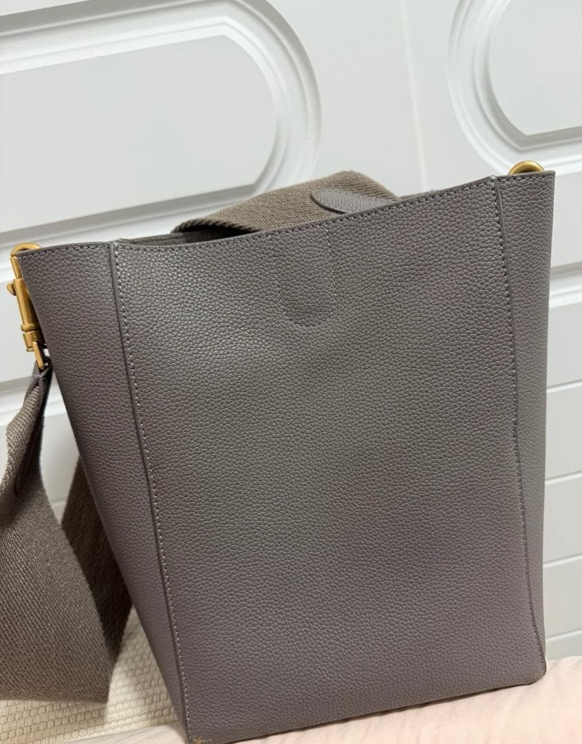 CELINEグレー レザー ショルダーバッグ