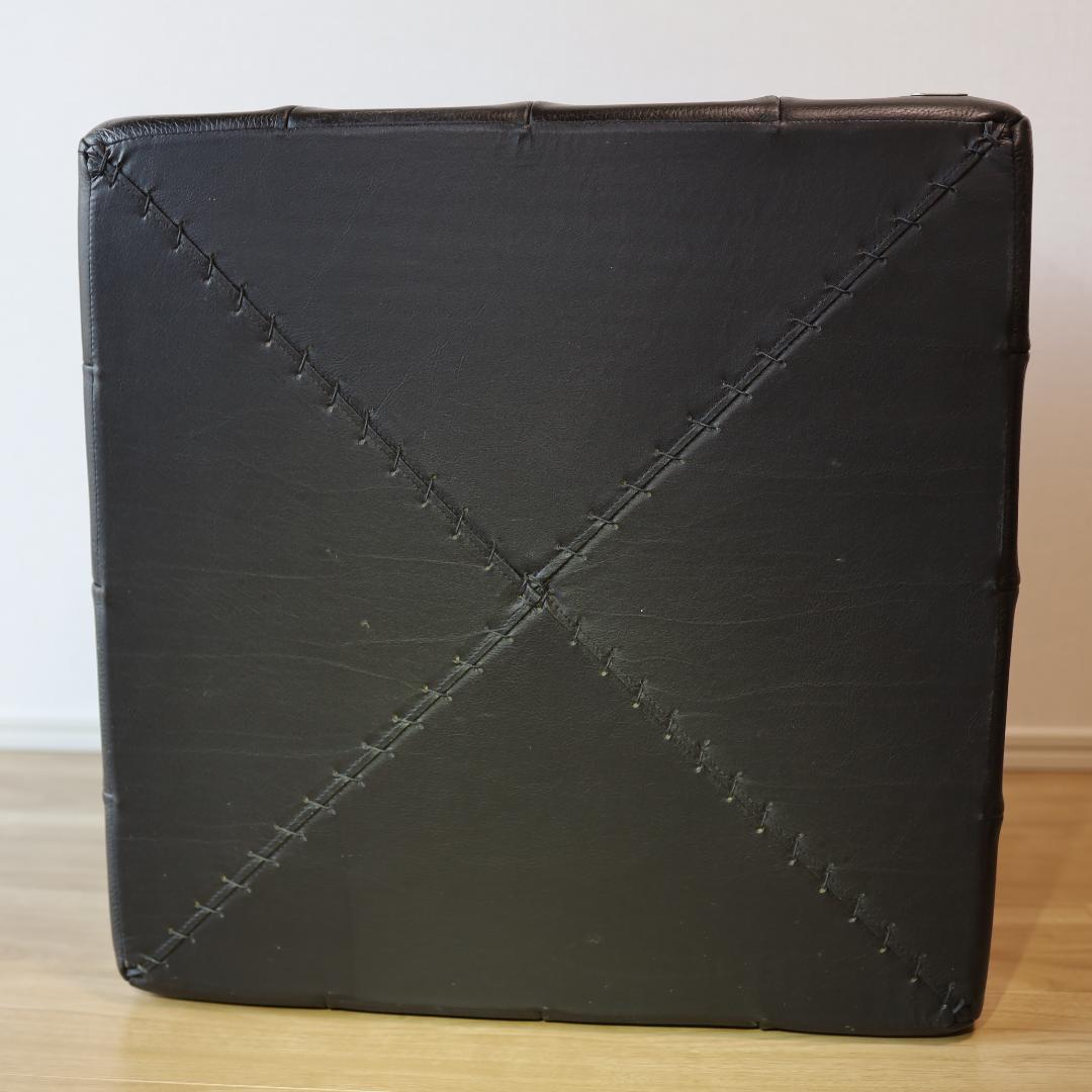 de Sede デセデ 黒総革 CUBE キューブ スツール オットマン レザー