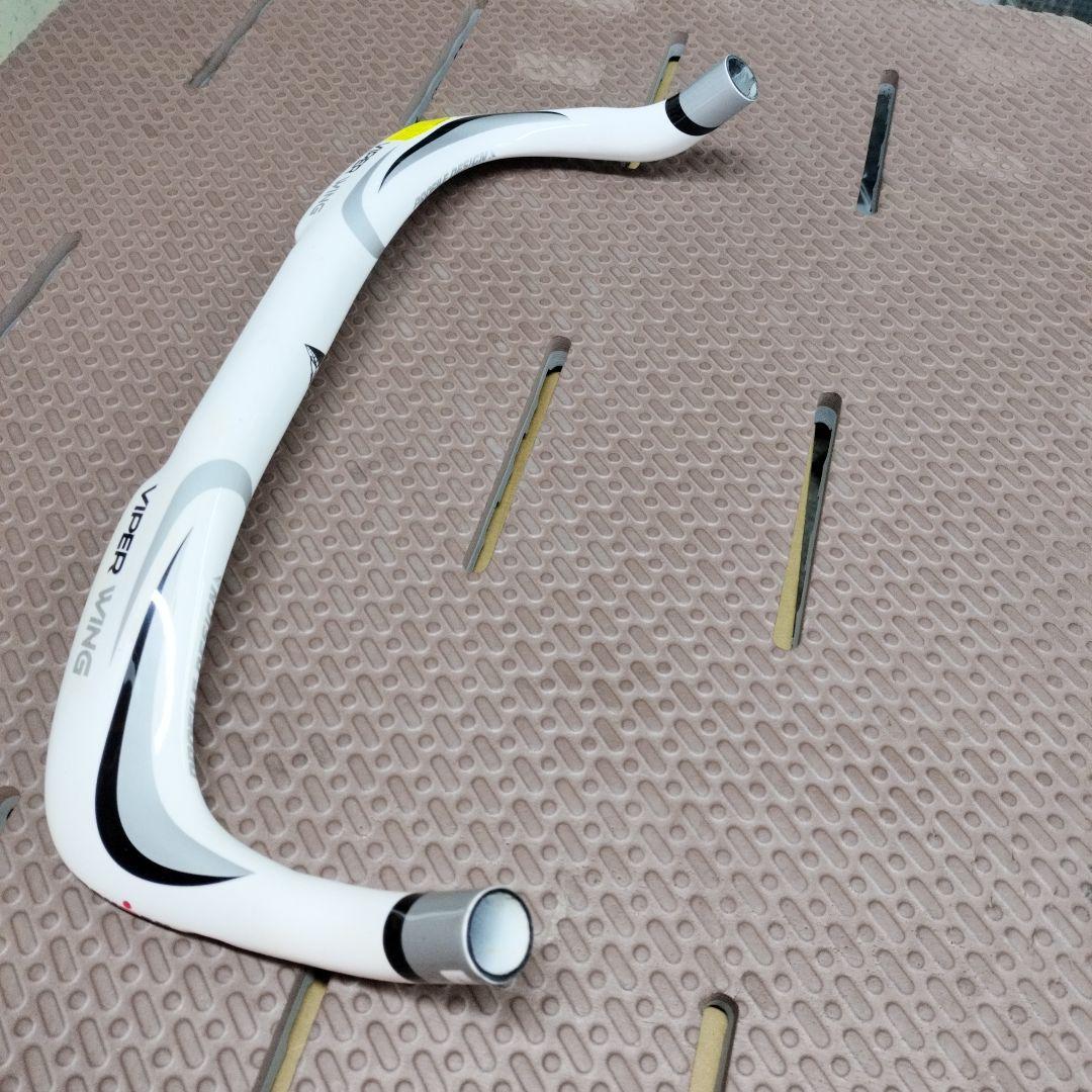 プロファイルデザイン　VIPER WINGカーボンブルホーンバーホワイト