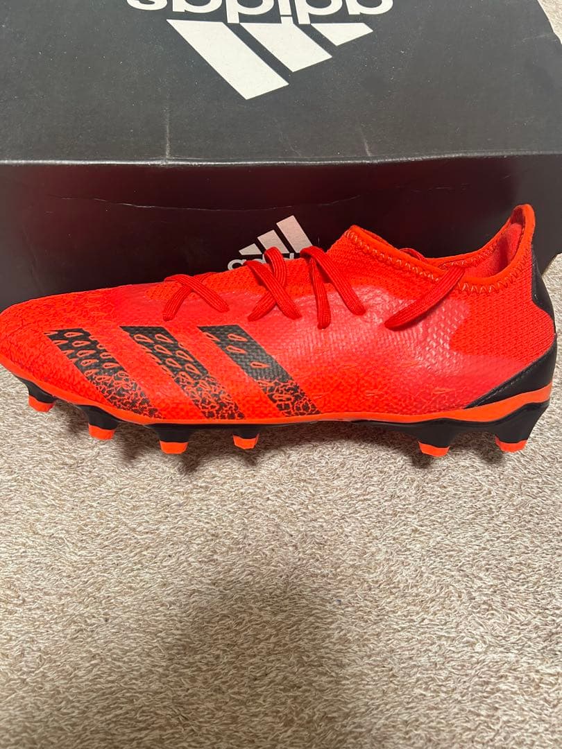 adidas Mundial レッド スパイク
