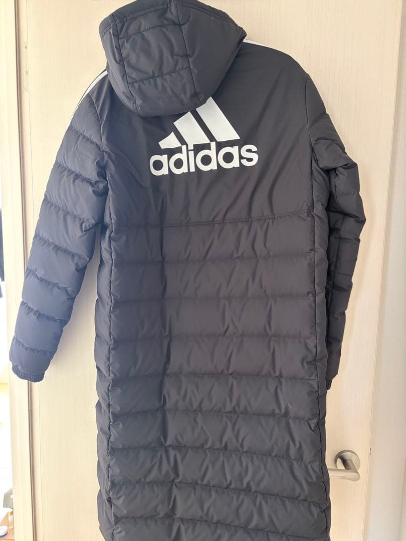 adidasベンチコート