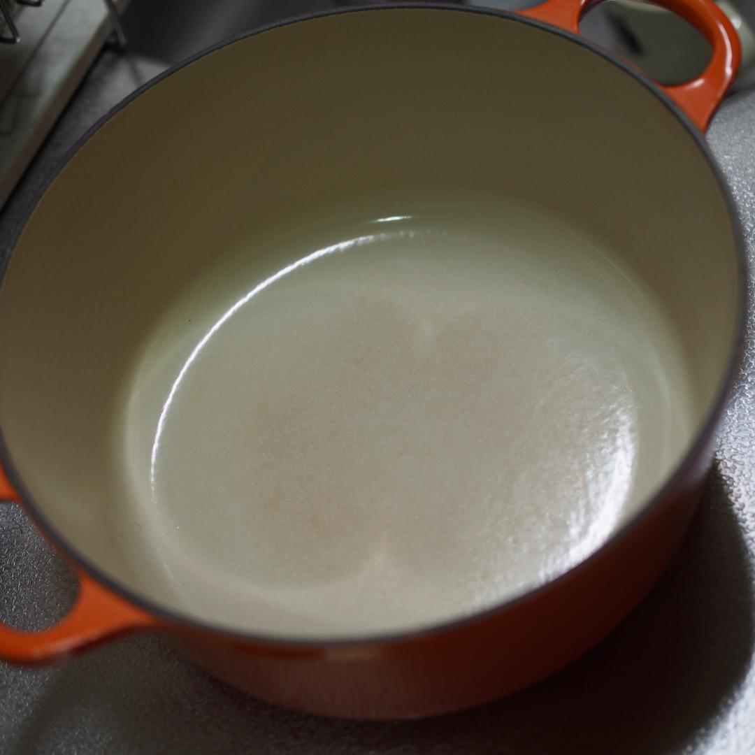 【美品】ルクルーゼ　ココットロンド　鍋22cm