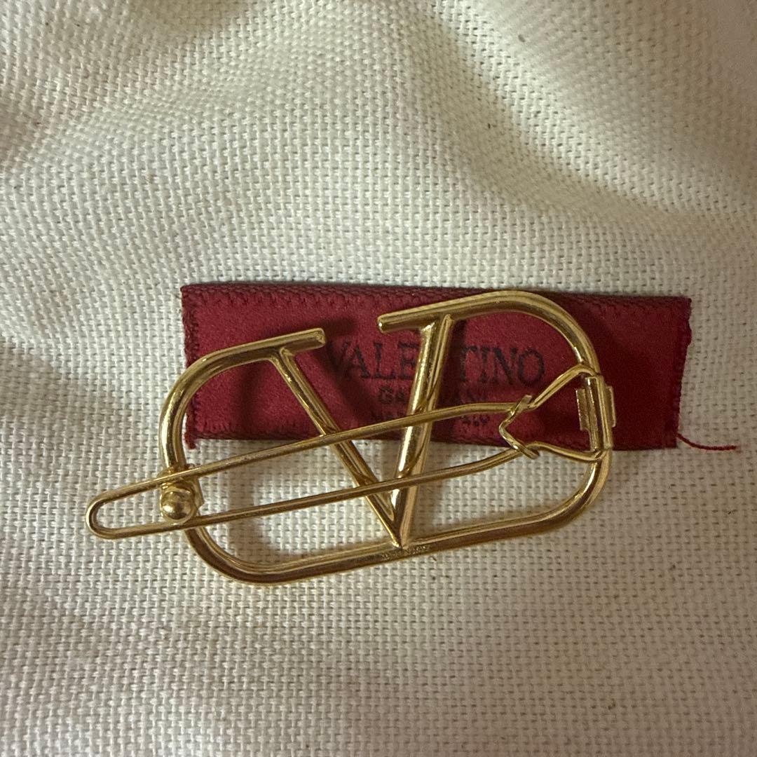 k*n様 VALENTINO ヘアクリップ