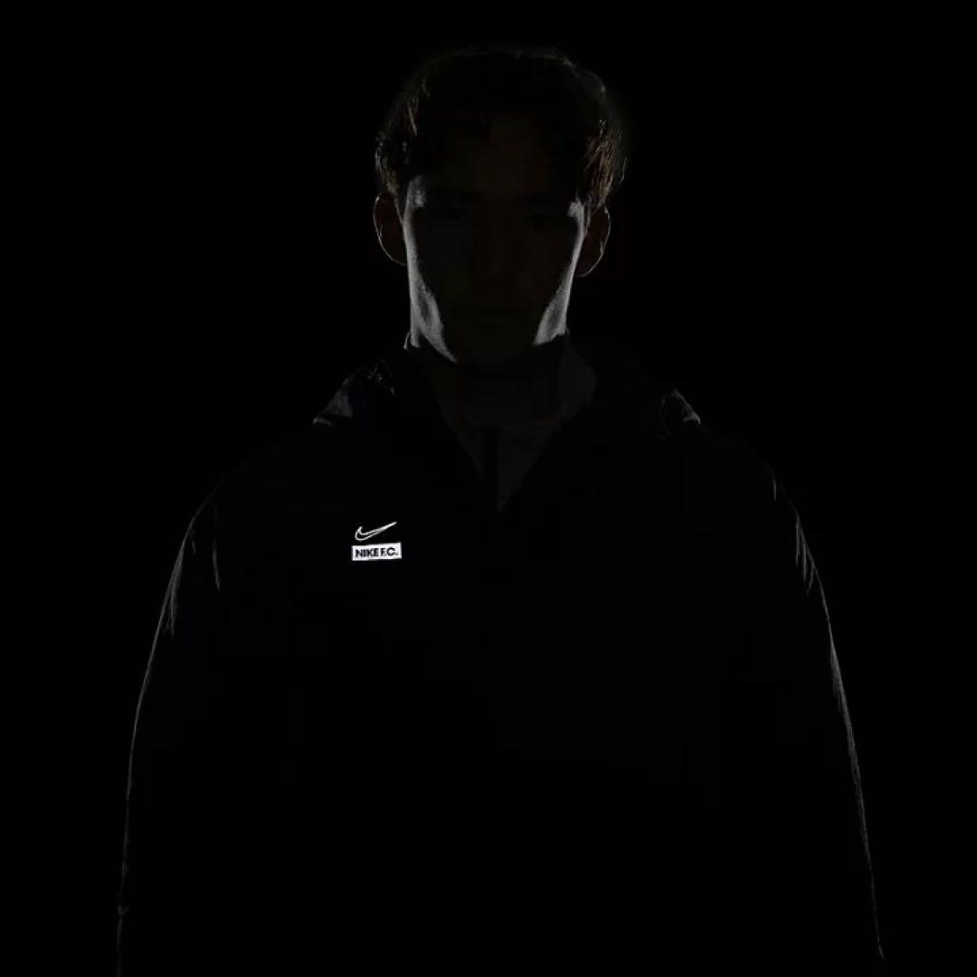 NIKE FC LNGR SDLN FILLED フーディジャケット