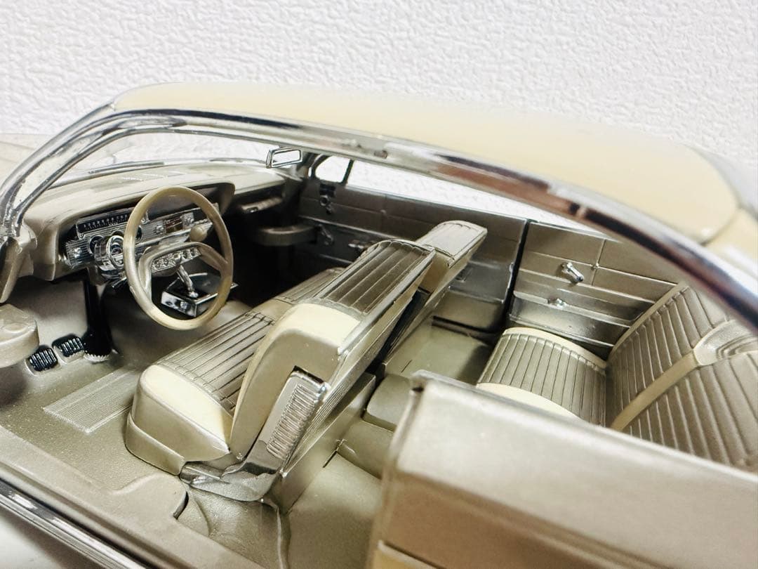 SSサンスター/'61 Chevyシボレー Impalaインパラ 1/18