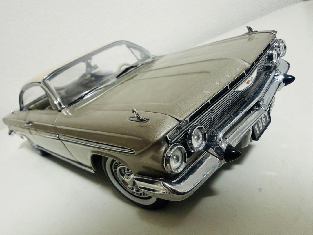 SSサンスター/'61 Chevyシボレー Impalaインパラ 1/18