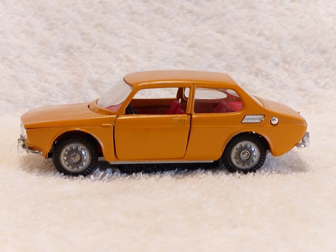 ミニカー TEKNO 837 SAAB 99