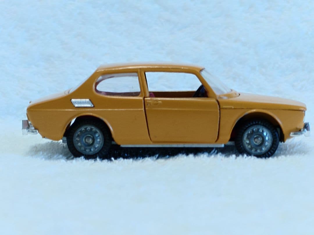 ミニカー TEKNO 837 SAAB 99