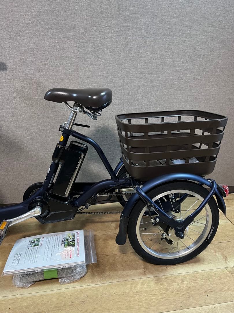 ほぼ新品ブリヂストン電動三輪自転車バッテリーB400 14.3～14.6Ah相当
