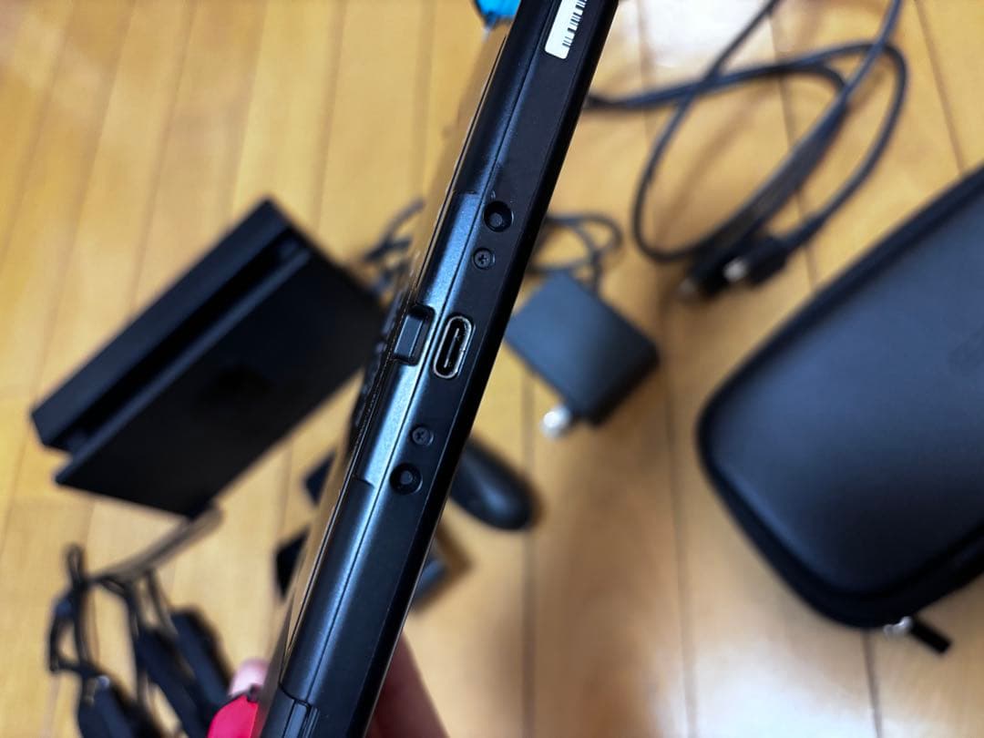 Nintendo Switch 本体 Joy-Con ケース付