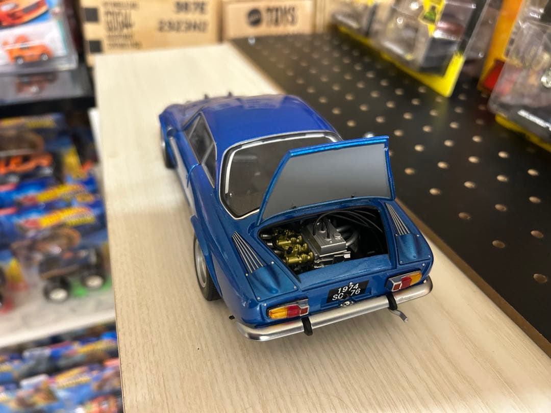 そ*ん様 アルピーヌ A110 京商　1/18