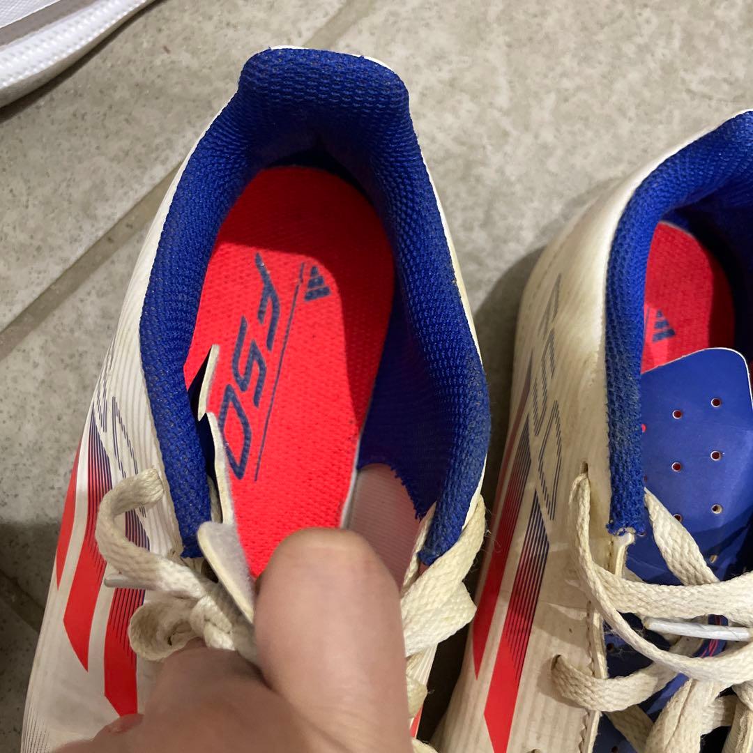 adidas F50 サッカーシューズ ホワイト/レッド/ブルー