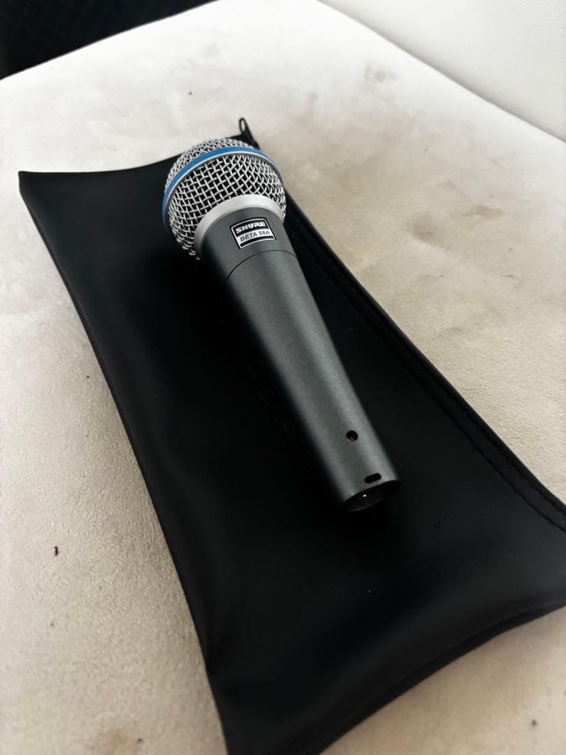 Shure Beta58ダイナミックマイク、専用ケース付き。