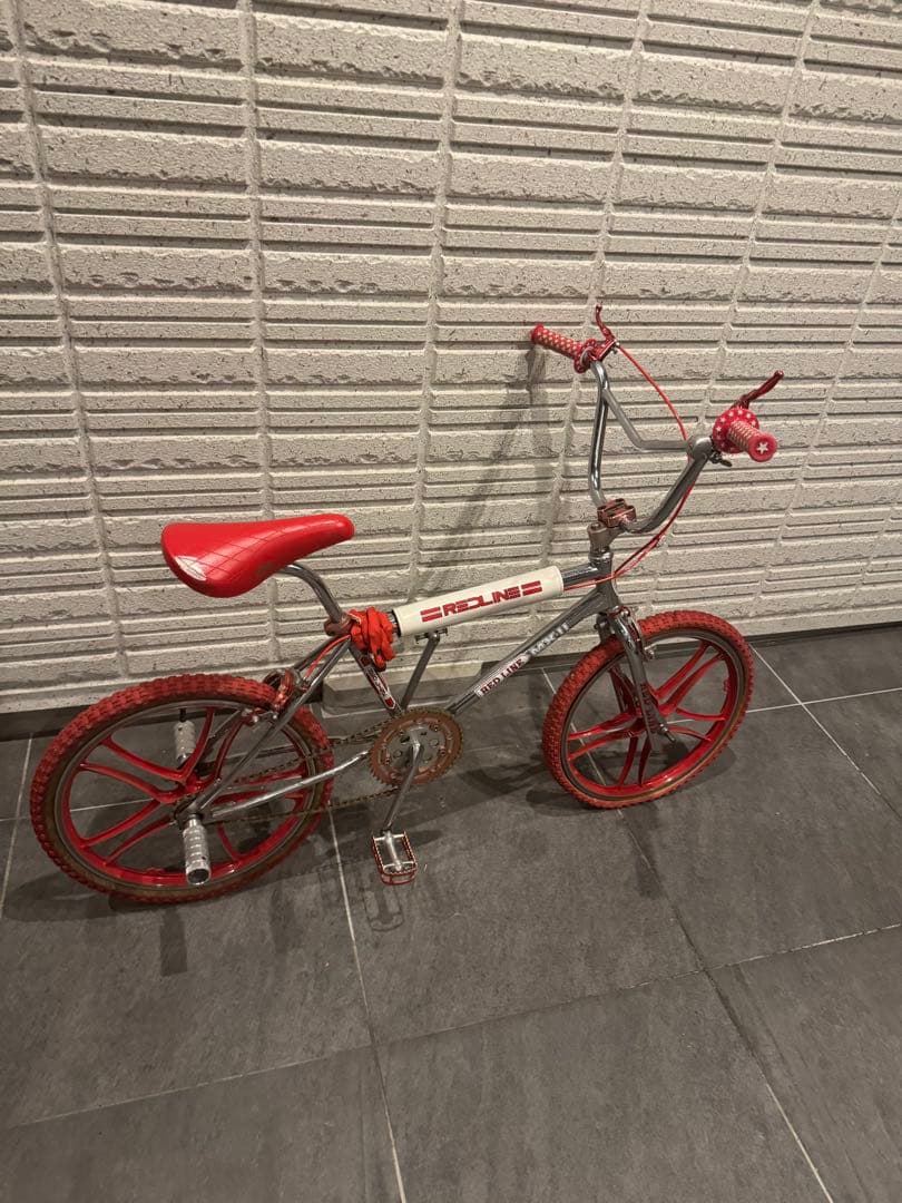 BMX Red line ヴィンテージ　※タイヤ空気無し