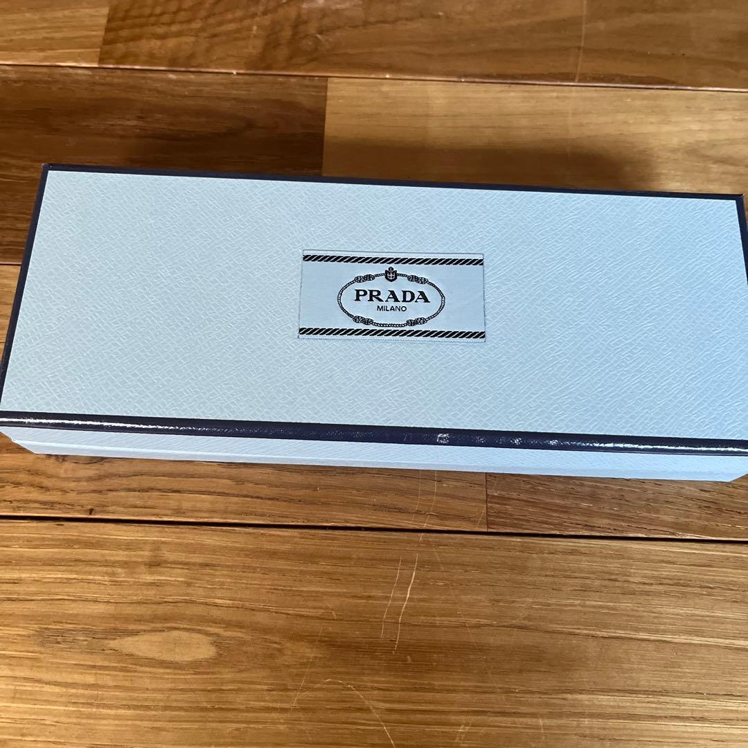プラダ シルク タイスカーフ PRADA スカーフ 幾何学模様 ツイル