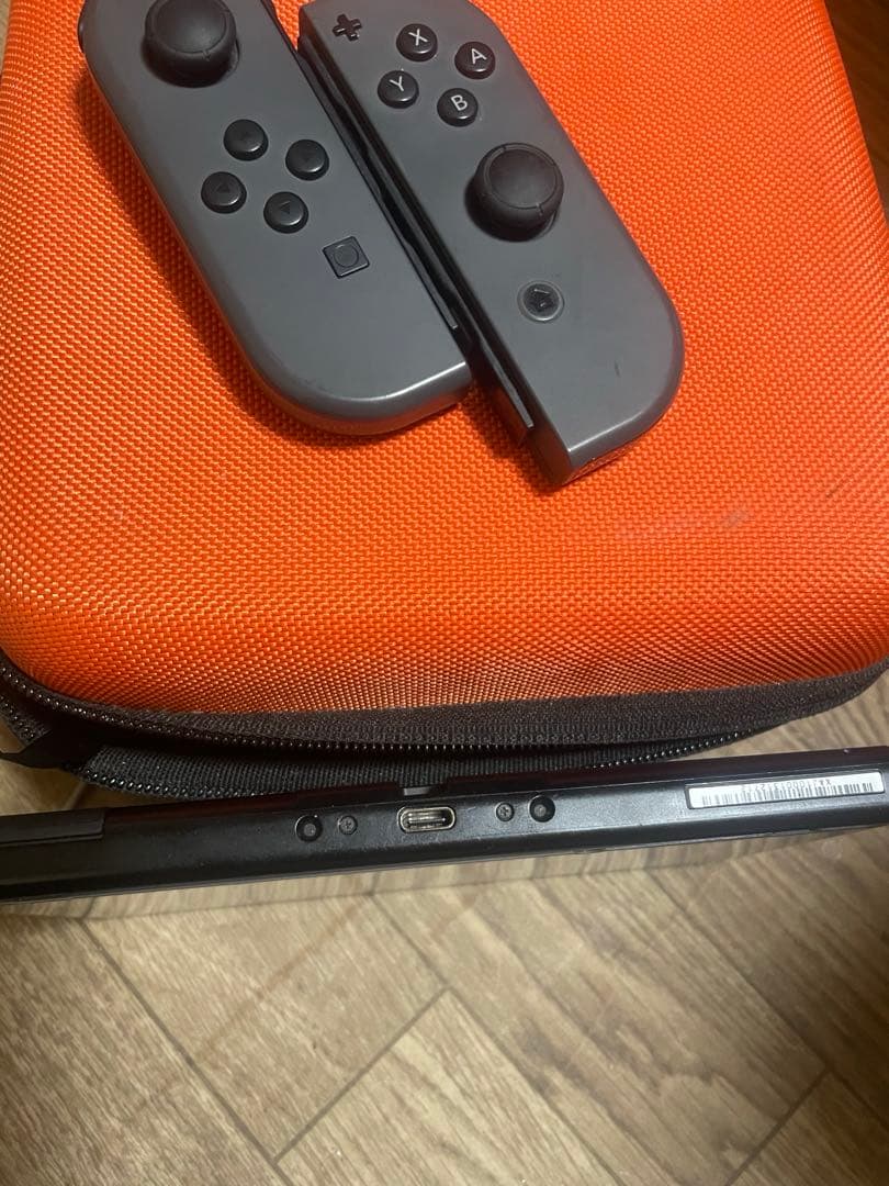 Nintendo switch本体＋Joy-Con