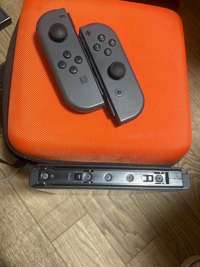 Nintendo switch本体＋Joy-Con