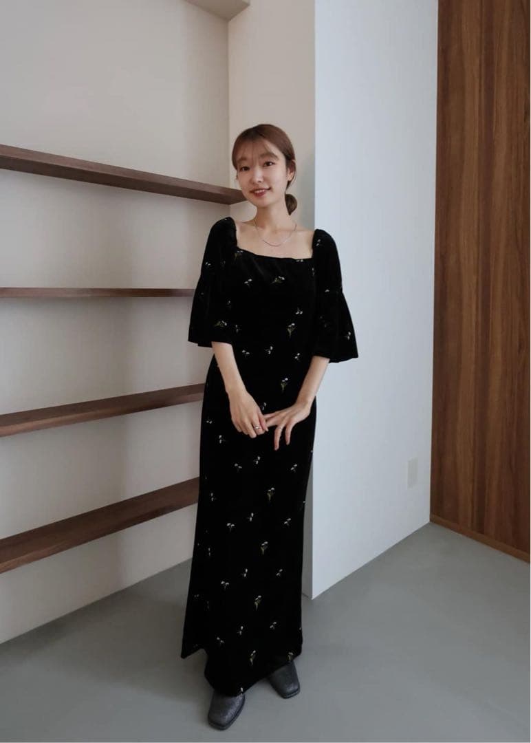 Kastane velour bell sleeve dress Oサイズ