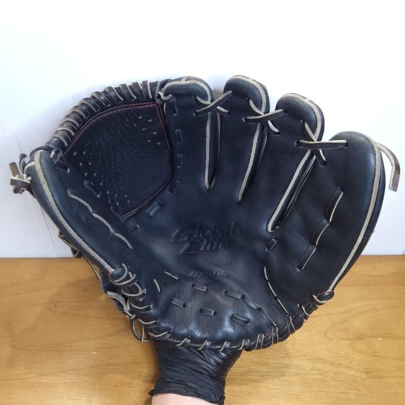 ミズノ 斎藤佑樹モデル グローバルエリート 限定モデル 投手用 軟式グローブ