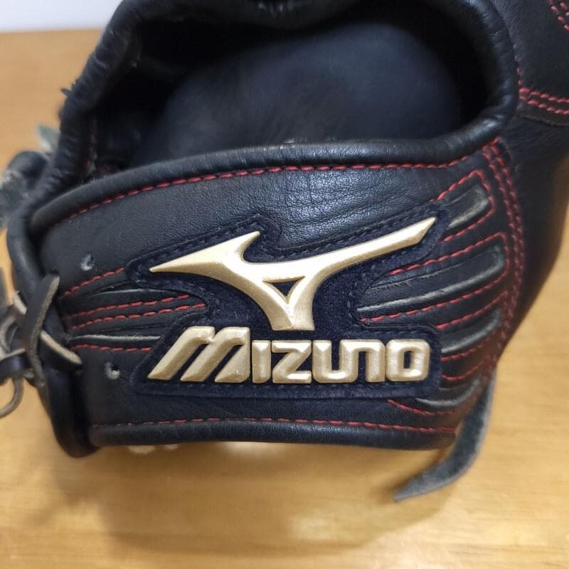 ミズノ 斎藤佑樹モデル グローバルエリート 限定モデル 投手用 軟式グローブ
