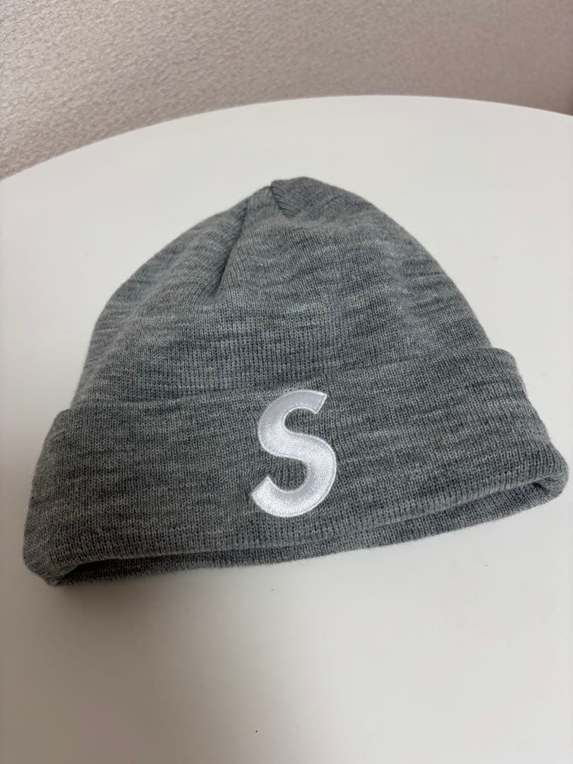 Supreme グレー ニット帽 S刺繍