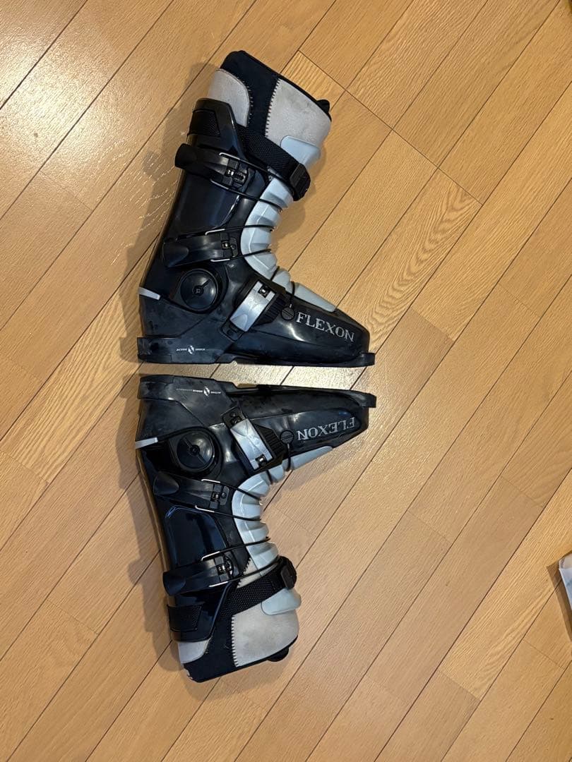 KNEISSLスキーブーツ24.0cm