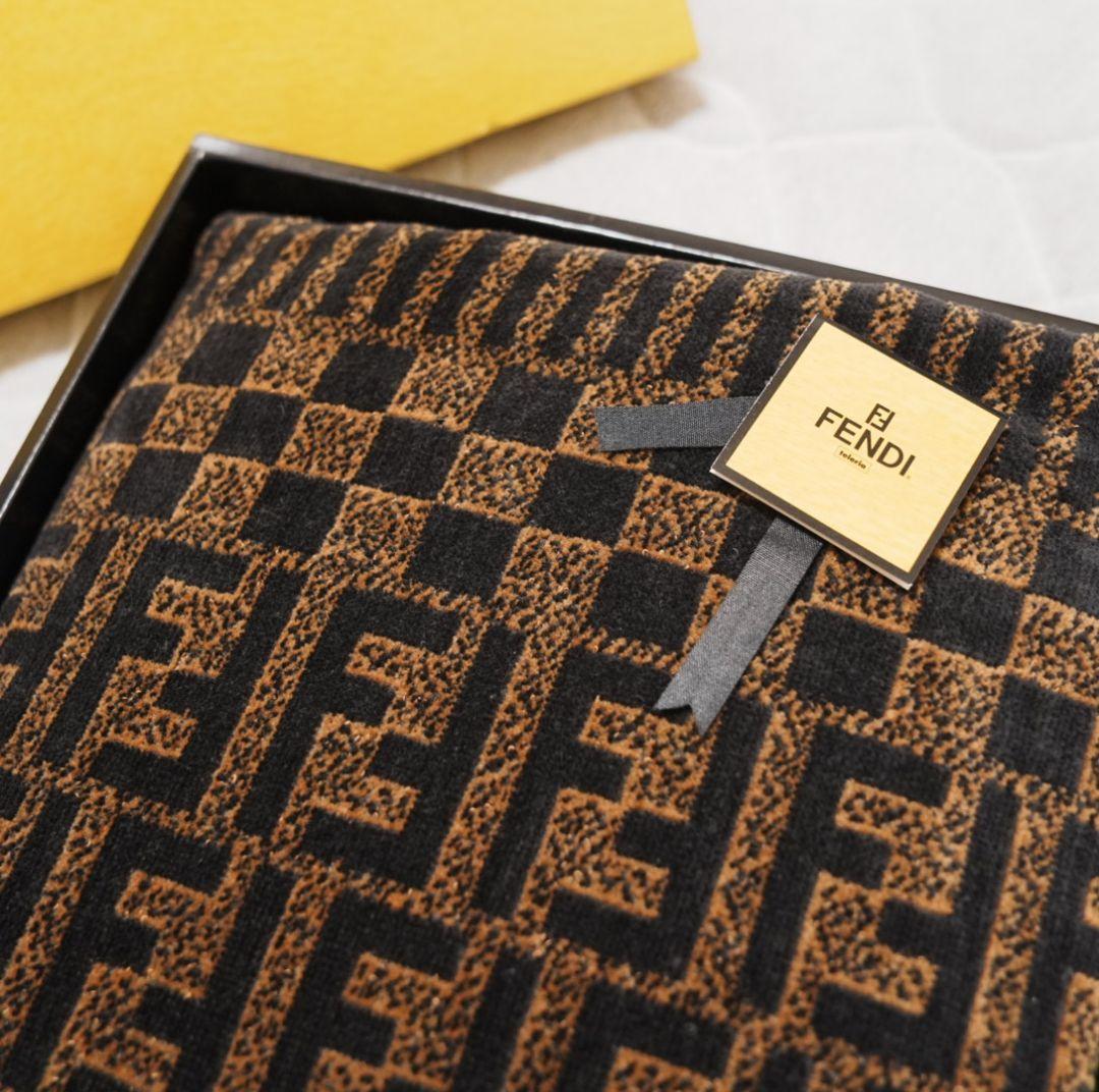 【未使用】Fendi バスタオル ズッカ柄 フェンディ ひざ掛け ブランケット