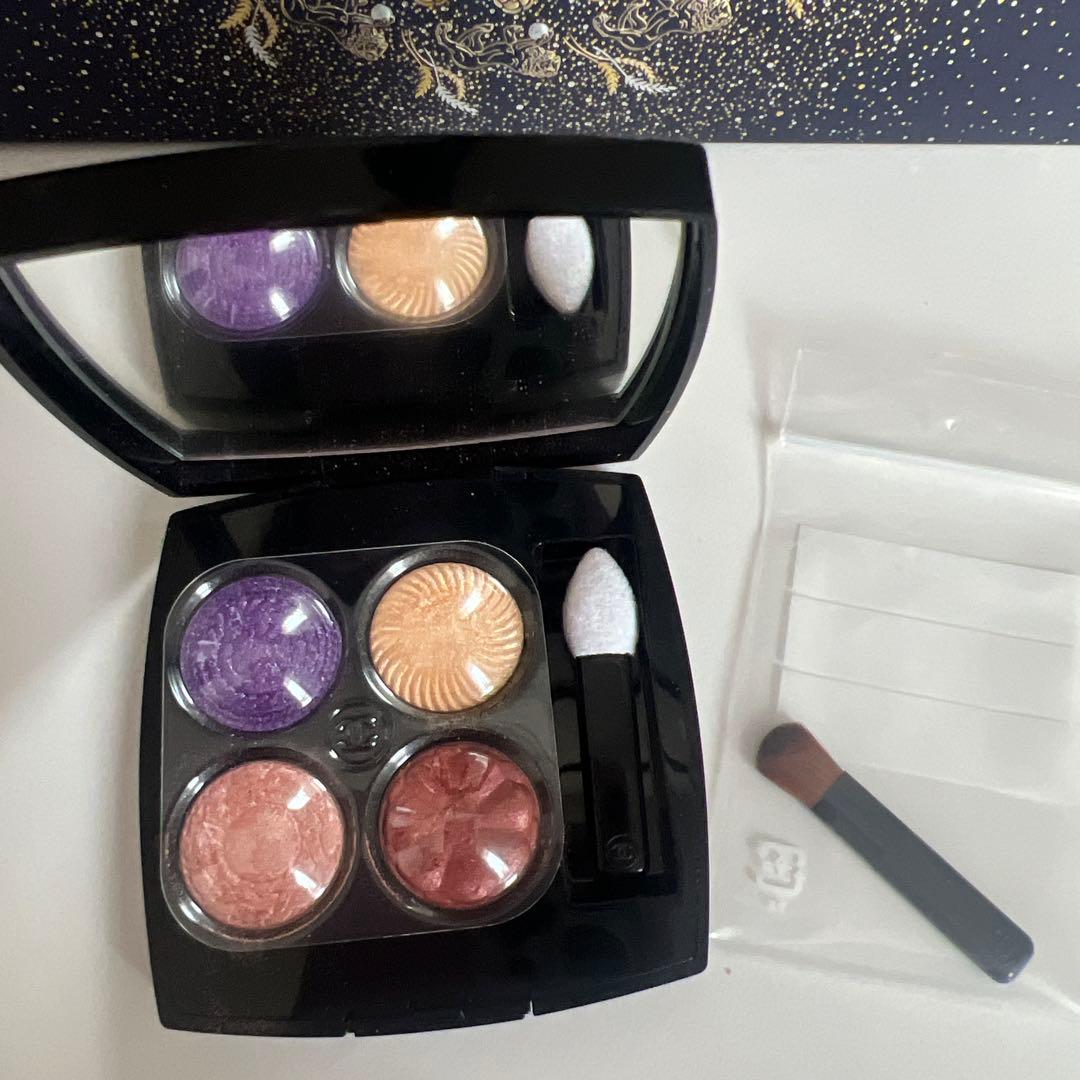 CHANEL レキャトルオンブル　ブトン