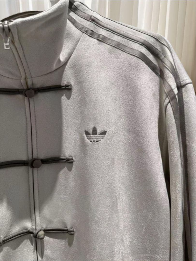 adidasアディダス 中国限定 蛇年トラックジャケット ホワイトXLサイズ”