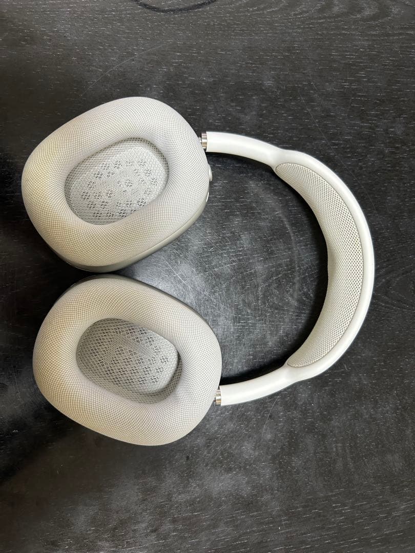 ヘッドホン AirPods max