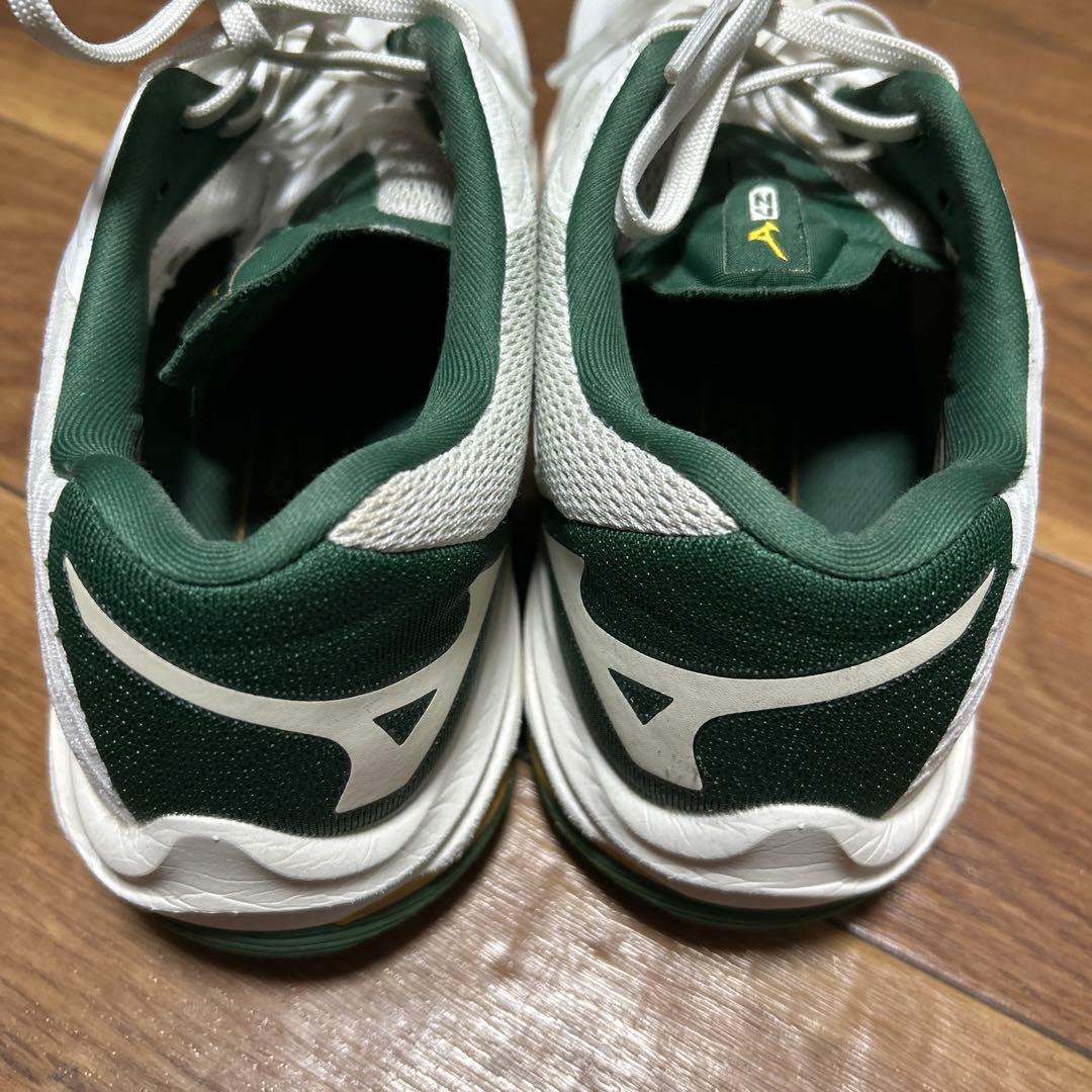 Mizuno バレーボールシューズ ウェーブライトニングZ7