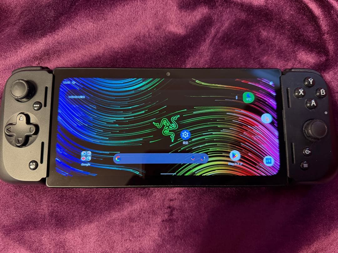 Razer Edge ゲーミングハンドヘルド