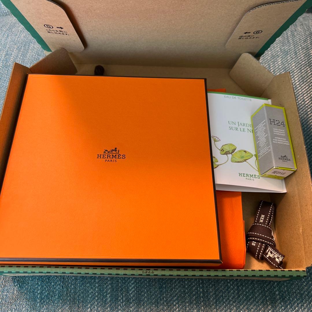 HERMES ネイビー ハンドタオル　新品タグ付き