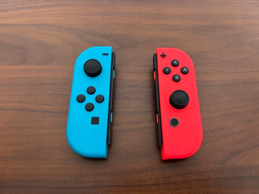 Nintendo Switch 本体 ブラック 青・赤コントローラー