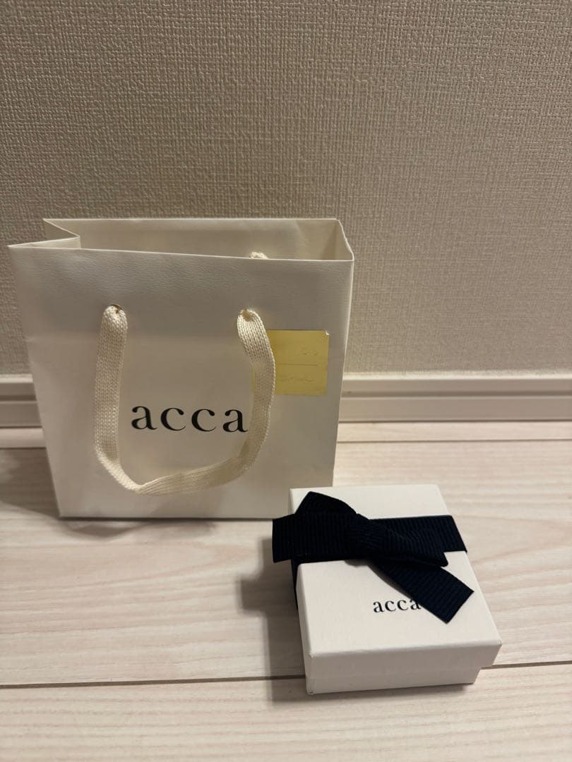 acca バーガンディ ヘアクリップ