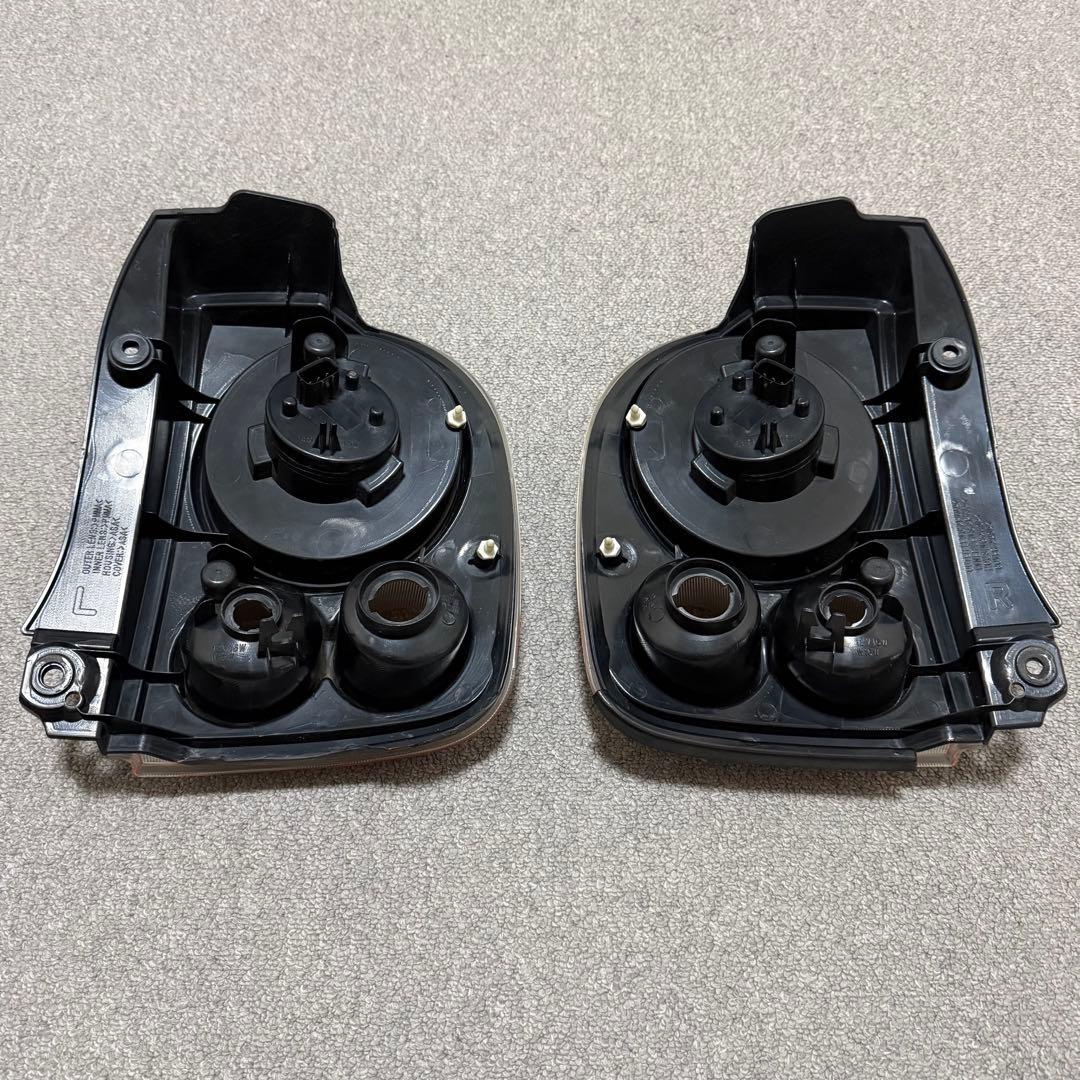 スズキ純正 アルトラパン ショコラ HE22S テールランプ左右 ジャンク扱い