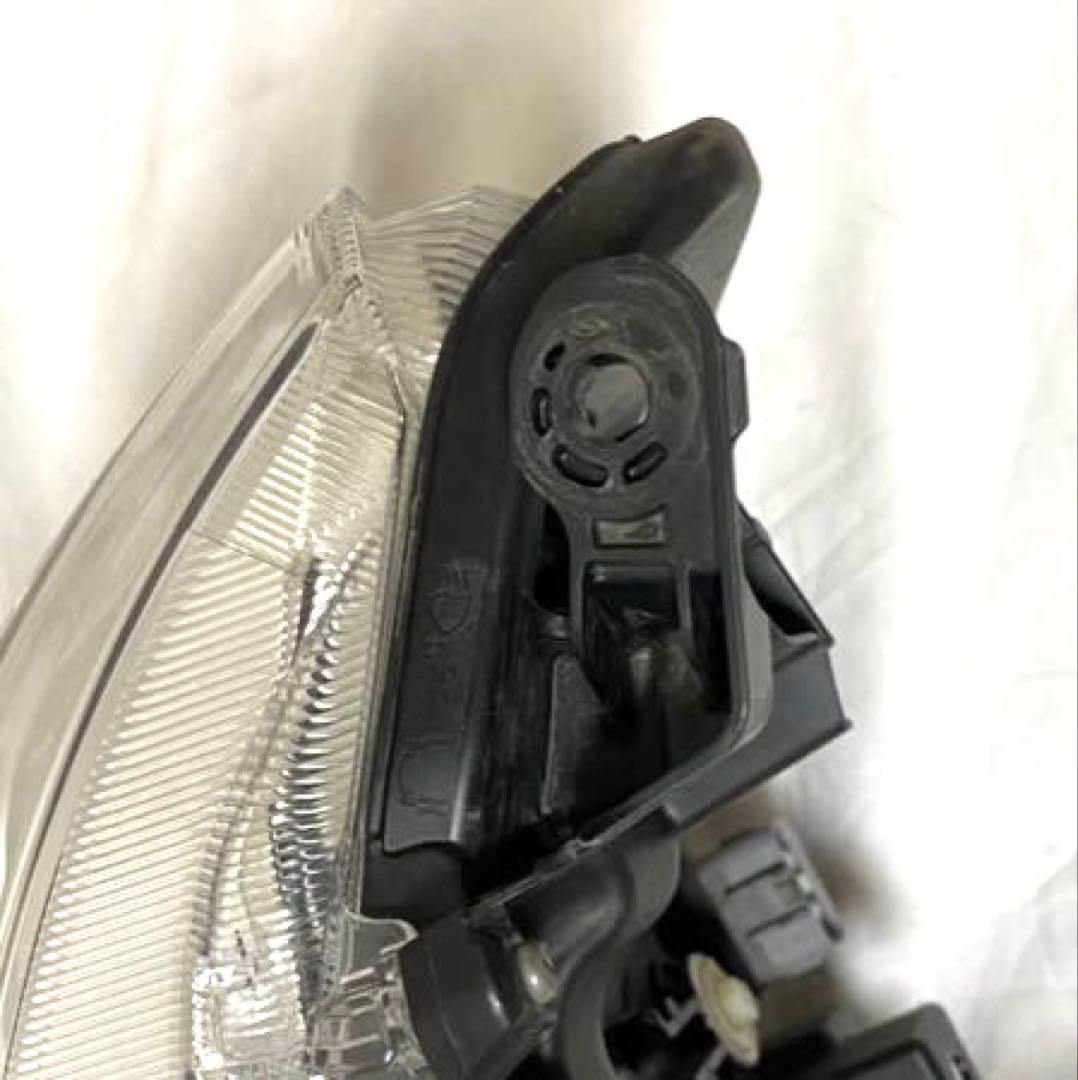 ダイハツ　ムーヴキャンバス　中古右ヘッドライト