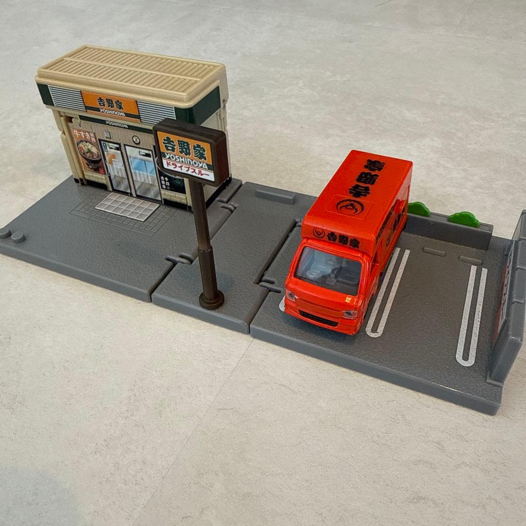 ミニカー 約53台 透明ディスプレイスタンド付き