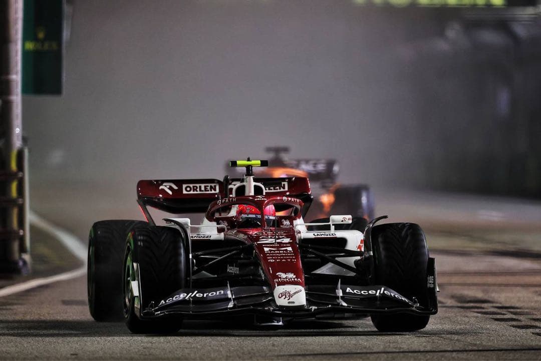 ミニカー Alfa Romeo F1 Team 2022 ZhouGuanyu1:43