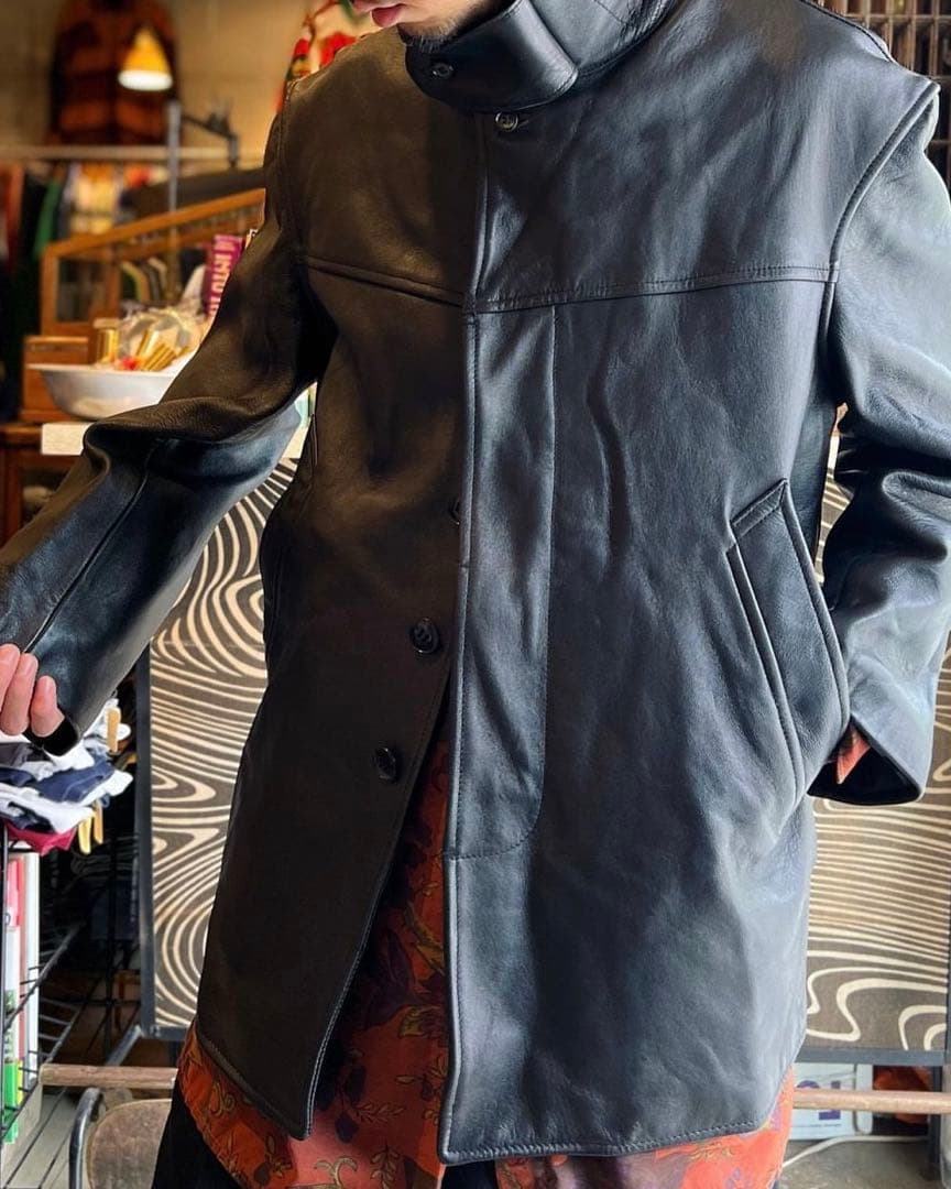 【超美品】値引交渉可　フランス製　レザージャケット　コート　革ジャン