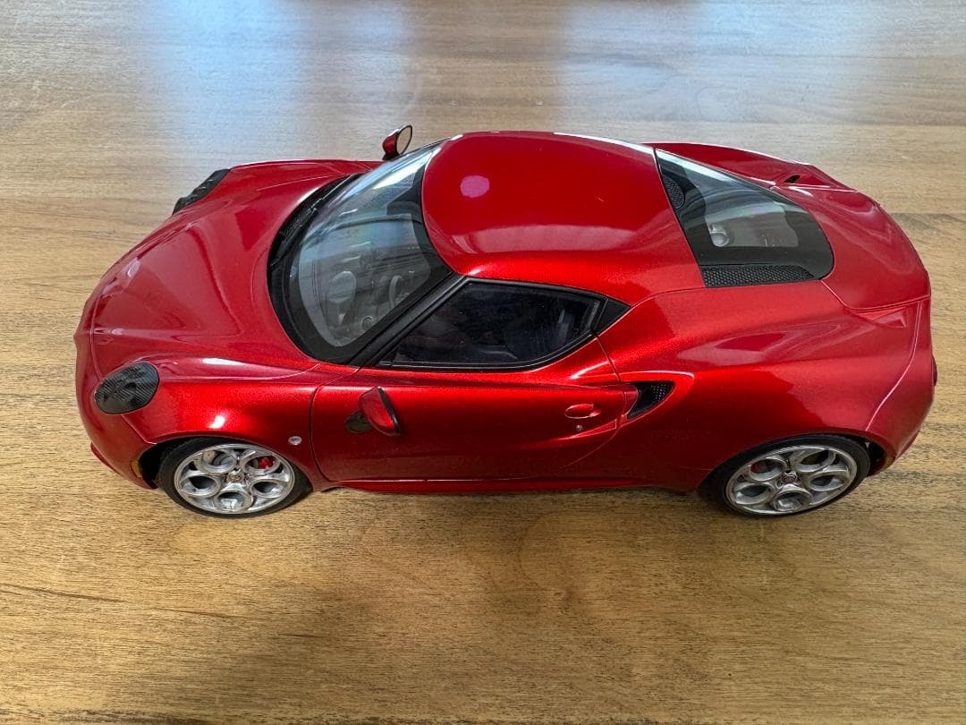美品　AUTOart1/18 アルファロメオ 4c