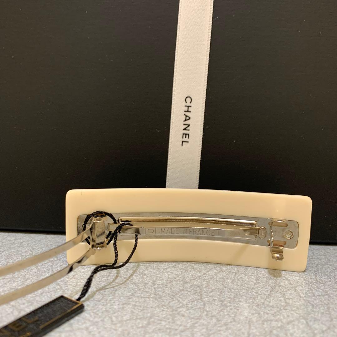 CHANEL バレッタ ブラック/ホワイト左右利き手okで便利