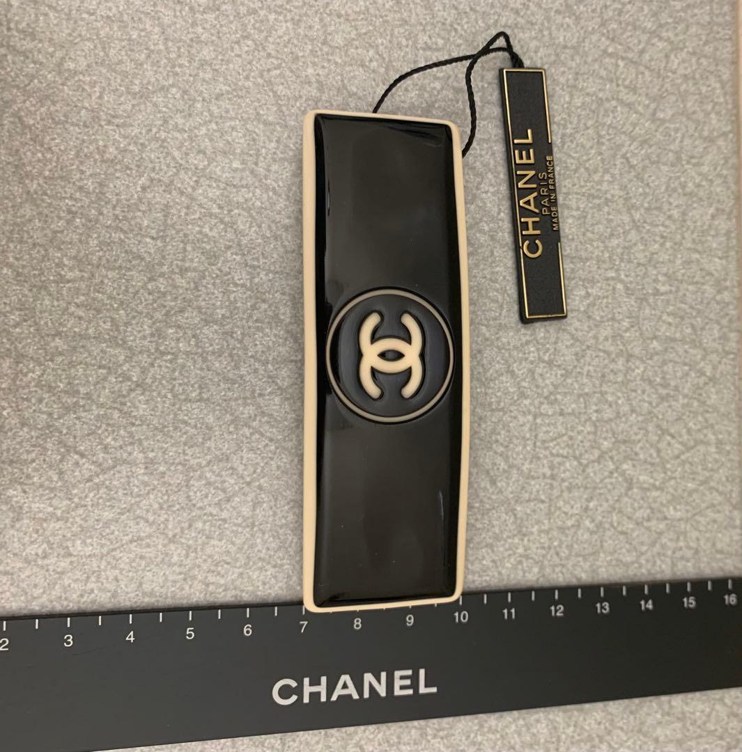 CHANEL バレッタ ブラック/ホワイト左右利き手okで便利